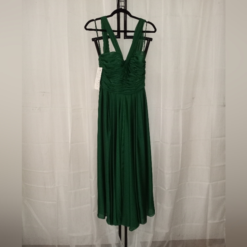Victor Costa Classic Green Sleeveless Evening Dress